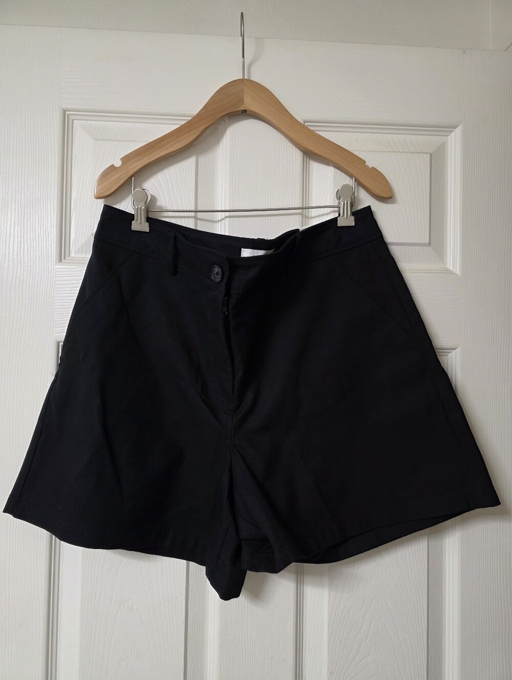 Loft Women’s Black High-Rise Casual Shorts
